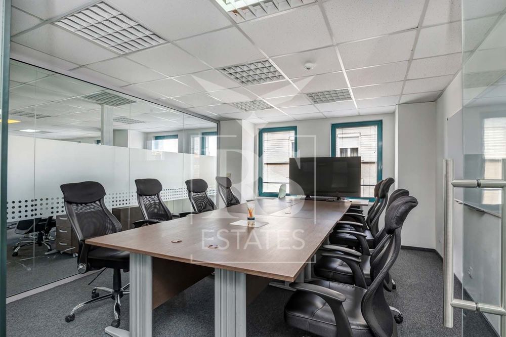 large_office-et6_08web-2 (1).jpg